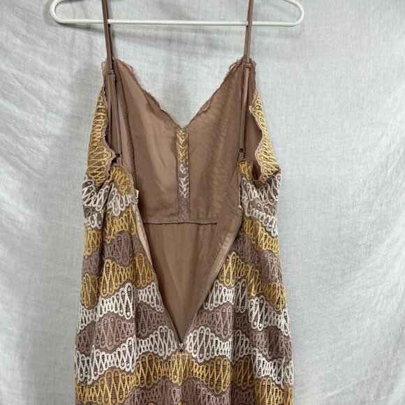 Storia Lace Slip Dress Womens M Open Back Above Knee Adjustable Straps V-neck - Picture 7 of 16